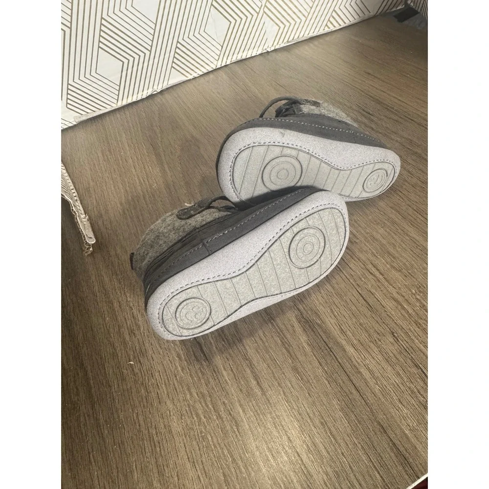 Surprize by Stride Rite Baby Boots‎ Gray Faux Fur Lined Soft Sole 12-18 Months